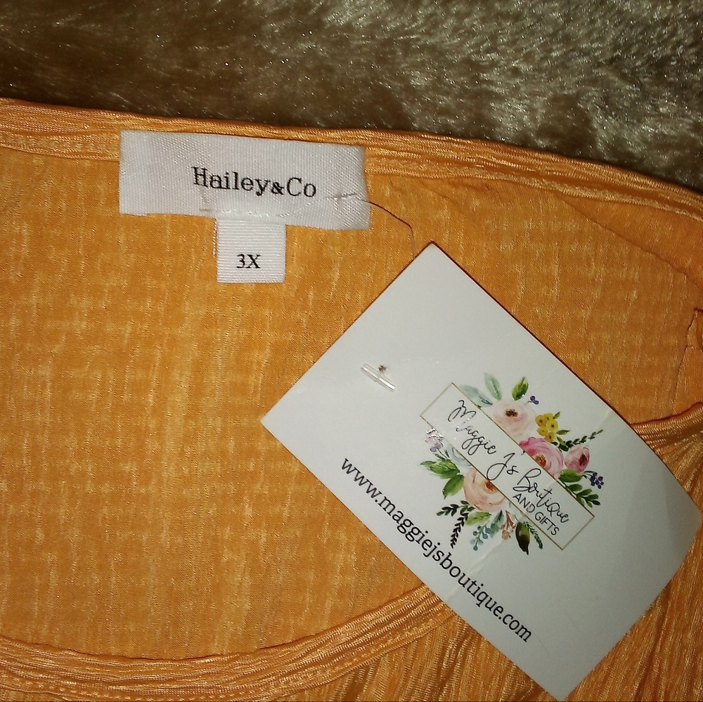 Ladies blouse - Picture 3 of 3